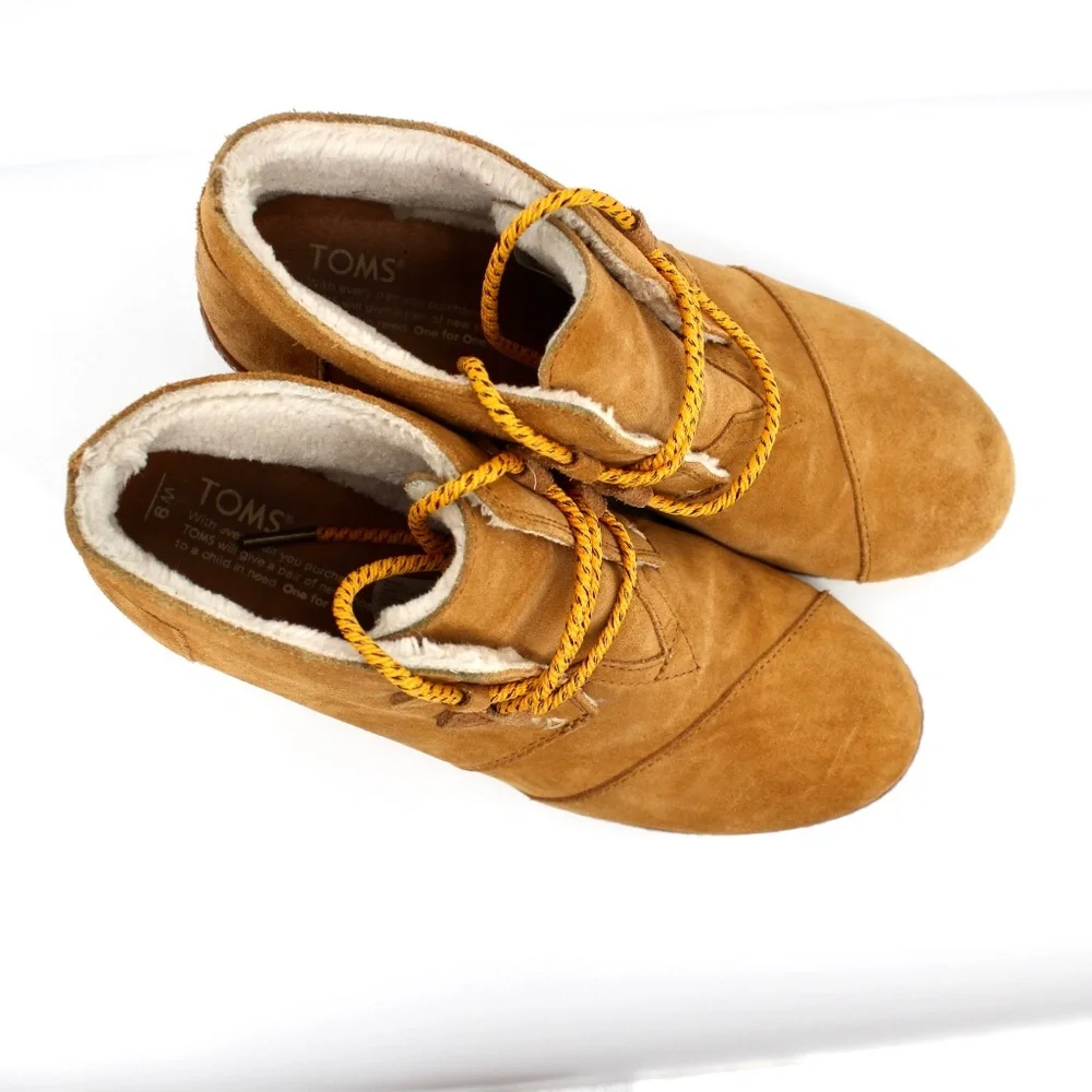 TOMS Women's Desert Wedge Booties | 9